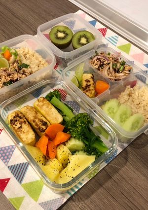 รูปของ เตรียมอาหารคลีนลดน้ำหนัก 4 มื้อ 1 วัน งบต่ำกว่า 145 บาท ลาบไก่แซ่บ เต้าหู้ย่าง ผักนึ่งไมโครเวฟ