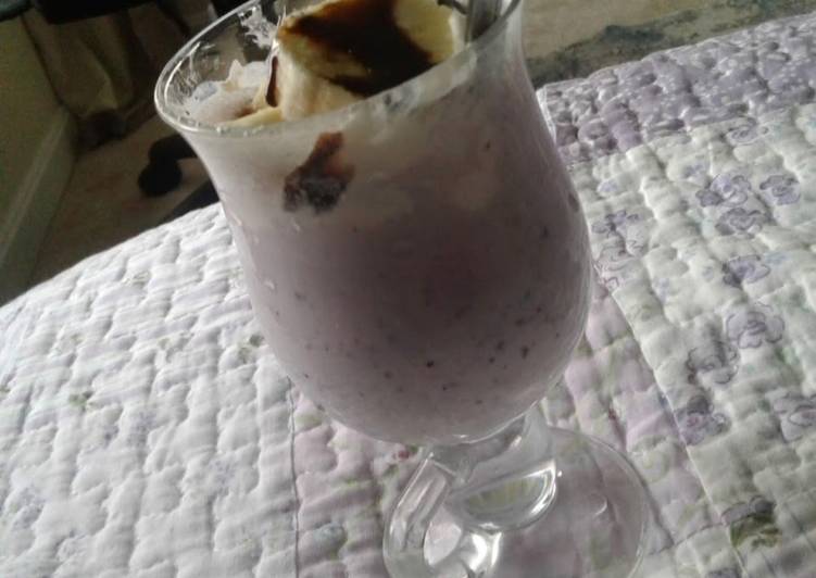 Recipe of Favorite Blueberry Banana Smoothie