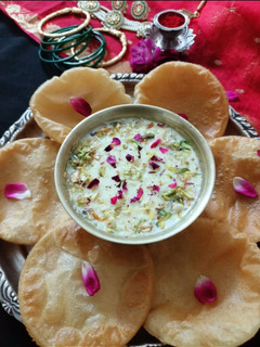 सावन स्पेशल खीर पूरी (Sawan special kheer puri recipe in hindi) रेसिपी मुख्य फोटो