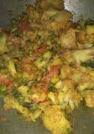 A picture of Gobhi matar.