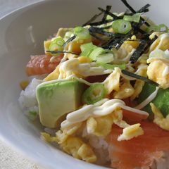 A picture of Smoked Salmon Chirashi-zushi.