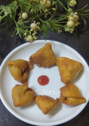 A picture of Dry Mini Samosa.