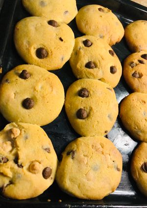 A picture of Chocolate chip cookies.