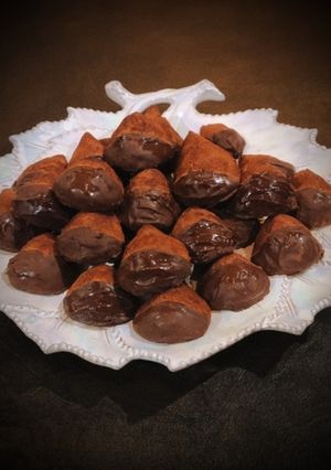 Foto di Castagne di frolla con datteri cioccolato fondente e castagne