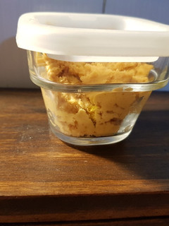 Una foto de Hummus de garbanzos en lata