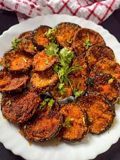 बैंगन भाजा (baingan bhaja recipe in Hindi) रेसिपी मुख्य फोटो