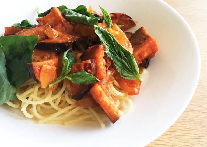 Aubergine and ginger tomato pasta