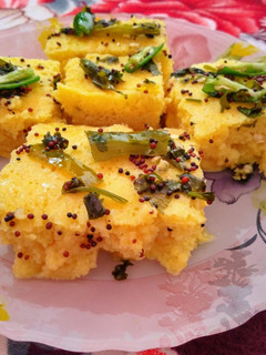 झटपट ढोकला (Jhatpat dhokla recipe in hindi) रेसिपी मुख्य फोटो