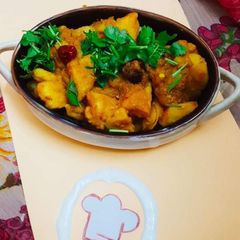 A picture of Aloo gravy.