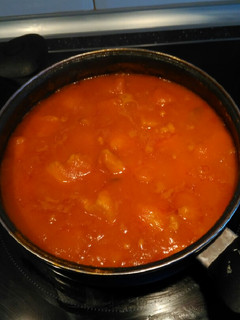Una foto de Pechugas de pollo en salsa de tomate (muy ricas)