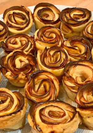 Une photo de Roses de pommes 🍎 🥀 🍏