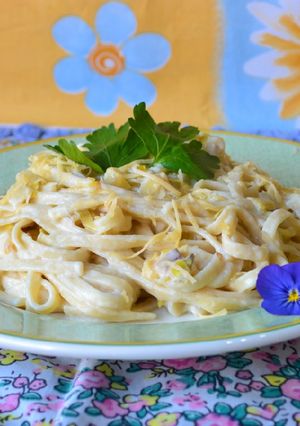 Una foto de Pasta con salsa de puerro al vino blanco🍝