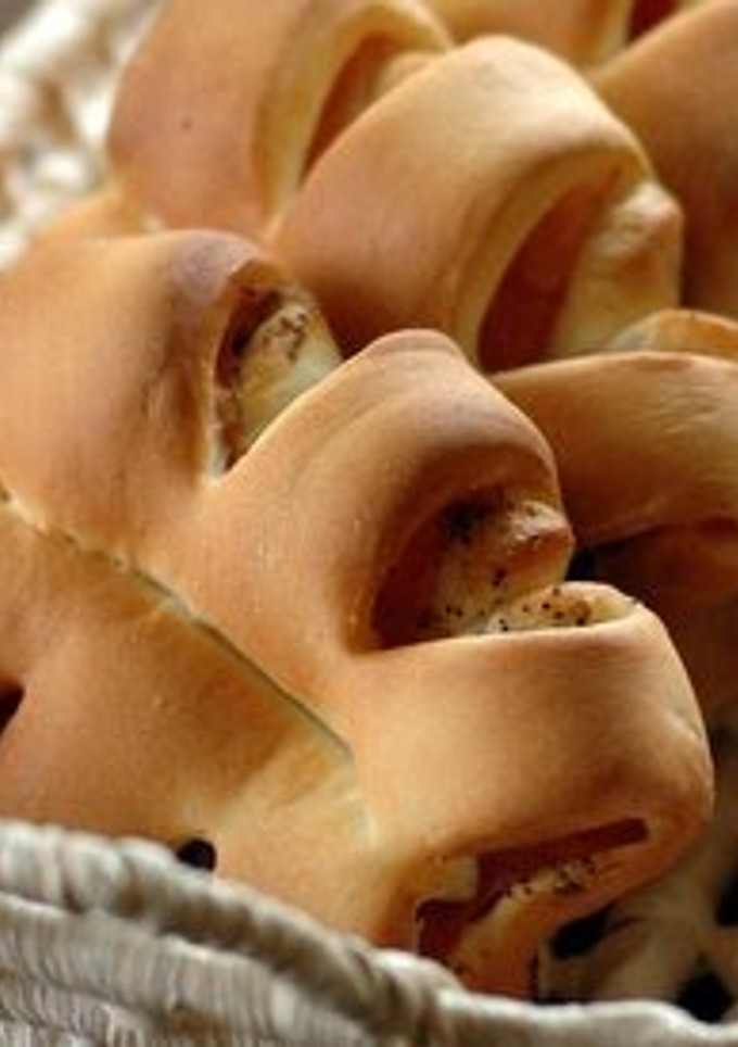 A picture of Tear-Apart Bacon Bread.