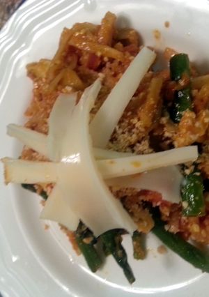 A picture of vegetarian pad thai.