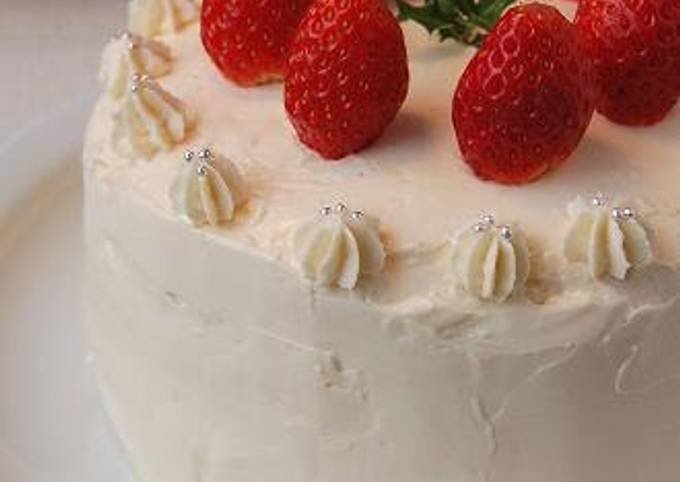 Strawberry Buttercream Cake