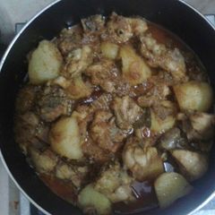 A picture of Bengali Chicken Curry.