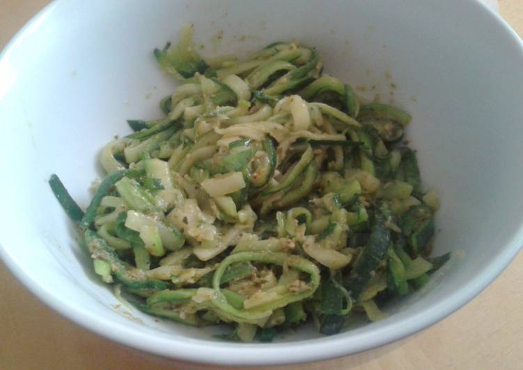 Step-by-Step Guide to Make Favorite Zucchinoodles aka Courgetti (LCHF)