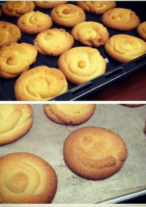 A picture of crumble butter cookies.