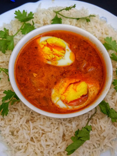 A picture of Anda aloo salan.