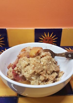 Una foto de Crumble de nectarinas