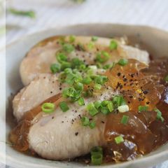 A picture of Stewed Chicken Wings with Black Vinegar.