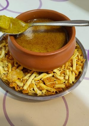 पुनेरी मटर आलू मिसल रेसिपी मुख्य फोटो