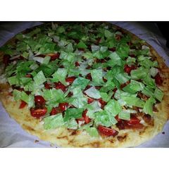 A picture of BLT PIZZA.