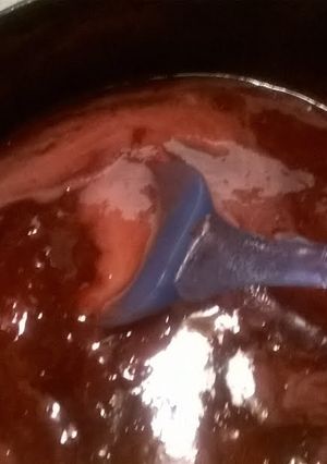 A picture of easy strawberry topping.