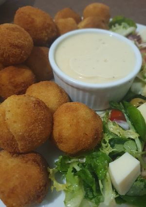 Une photo de Boulettes à la pomme de terre farcies