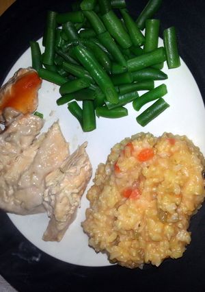 A picture of Super Easy Crockpot Chicken.