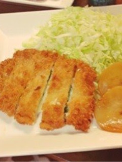 A picture of Easy Melty Cheese Pork Cutlets (Tonkatsu).