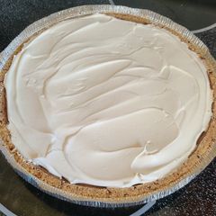 A picture of Chocolate pudding pie.