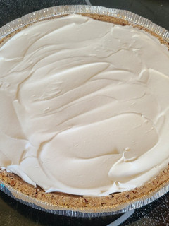 A picture of Chocolate pudding pie.