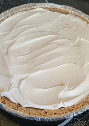 A picture of Chocolate pudding pie.