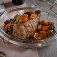 Arrosto di vitello con frutta secca e mandarini cinesi
