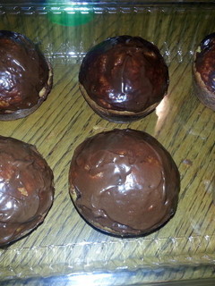 A picture of chocolate chips muffins.