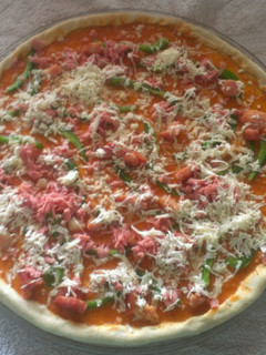 Una foto de Pizza de mortadela