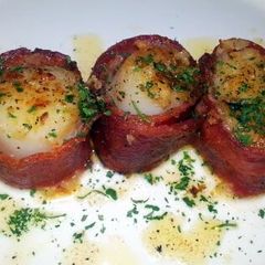 A picture of Turkey Bacon Wrapped Scallops.