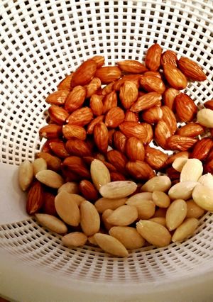 A picture of How to blanch almonds - easy and economical.