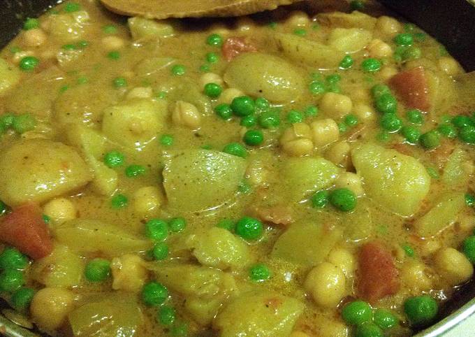 Spicy vegan potato curry