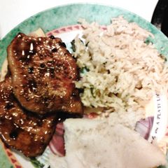 A picture of Sticky pork chops.