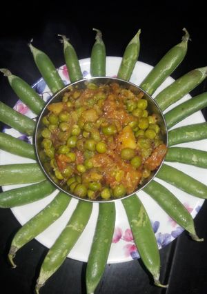 मटार उसळ (matar usal recipe in marathi) रेसिपी चे मुख्य फोटो 