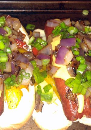A picture of healthy, yummy way to eat hot dogs..