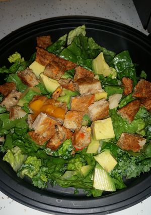 A picture of DETOX SALAD! !.