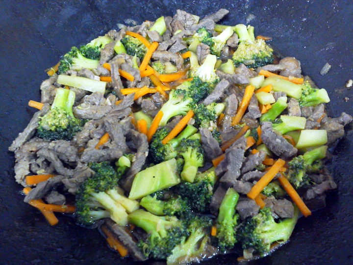 Easy Steps to Prepare stir-fry beef with broccoli and carrots the Can Spoil the Tongue Perfect