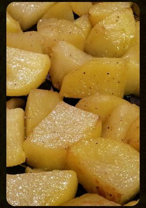 A picture of AMIEs Rosemary Roast Potatoes.