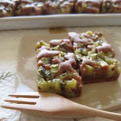 A picture of Rice Flour Chocolate Cake with Kiwi.
