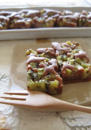 A picture of Rice Flour Chocolate Cake with Kiwi.