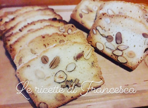 Foto di Biscotti croccanti di albumi e frutta secca
