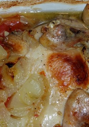 A picture of 1 dish chicken dinner.